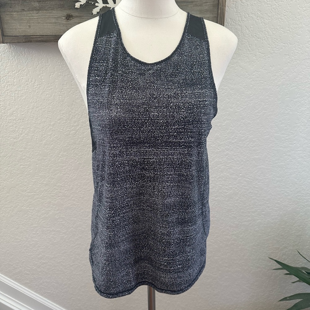 Women's Sculpt Tank II Black and Gray Patterned Tank Top Size 8?
